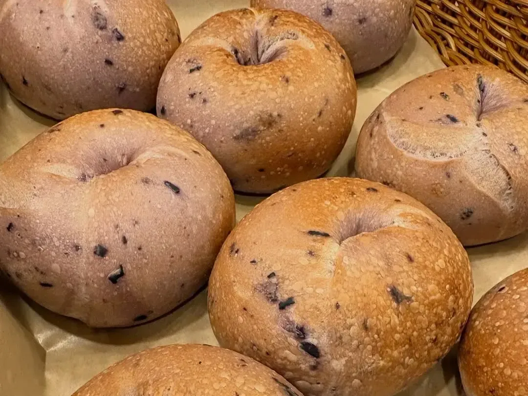 イギリスで出会った
ベーグルを、この町に